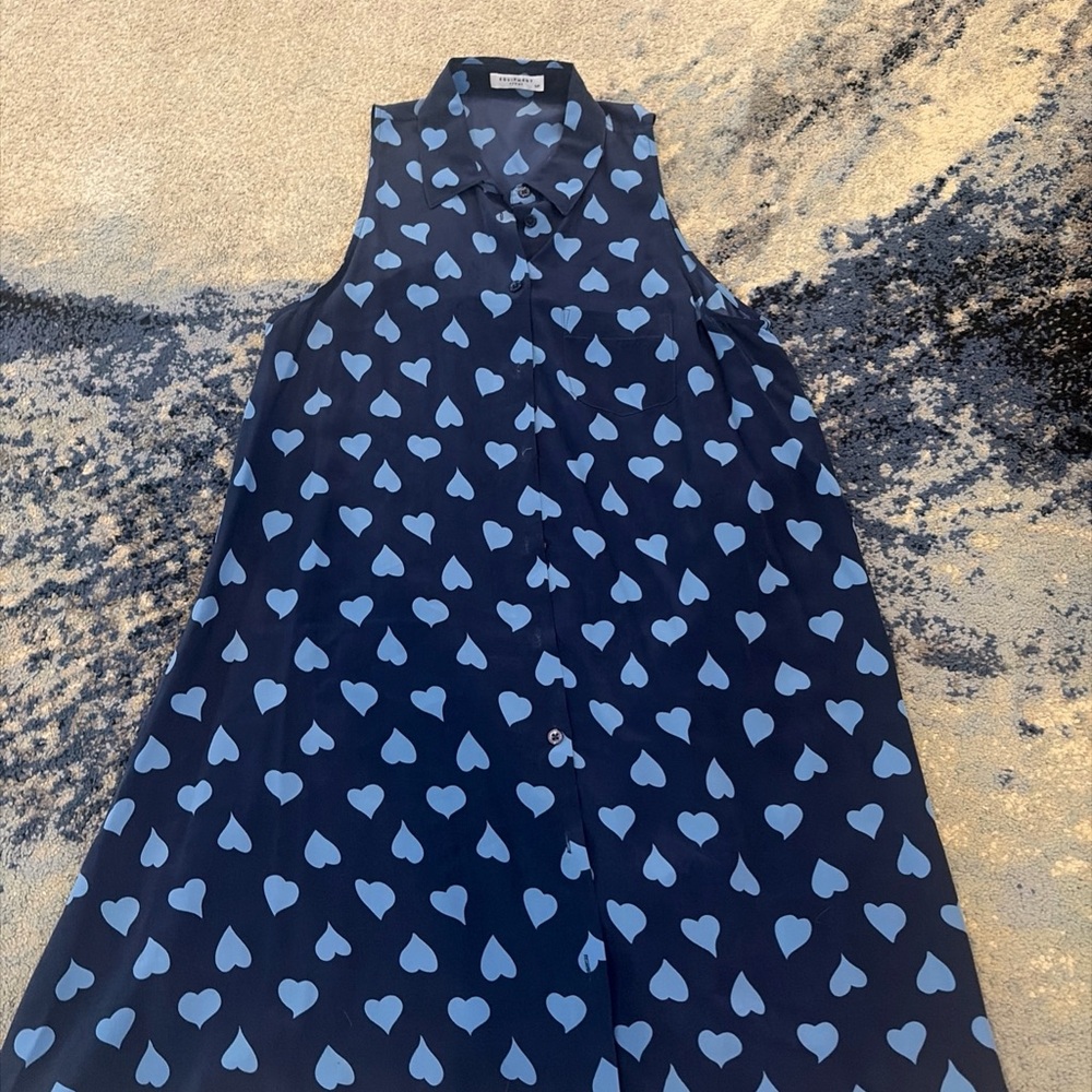 Equipment Femme navy silk shirt dress heart print size S/p